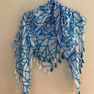 Beautiful scarf with tassels